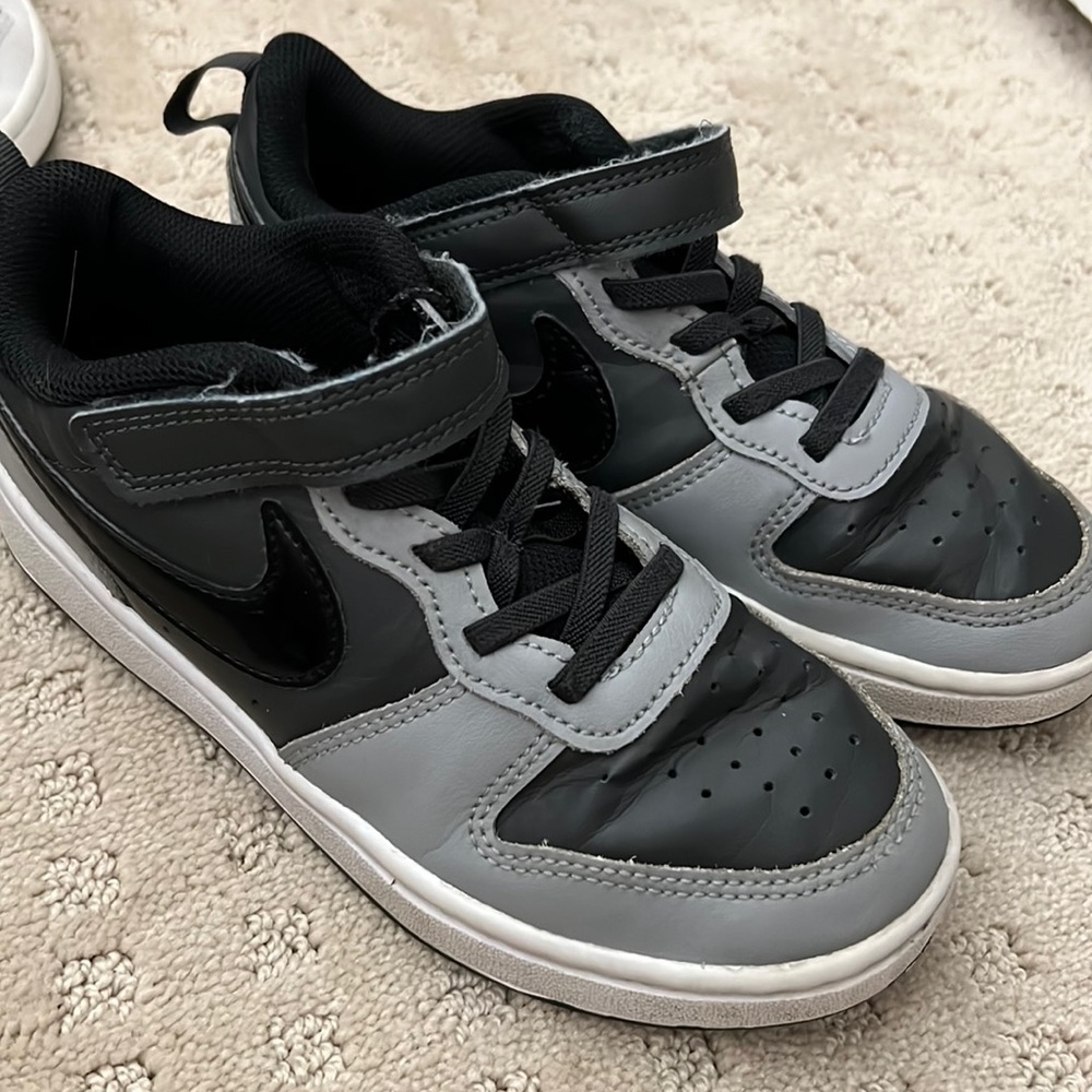Boys Nike Court Sneaker (Size 2)